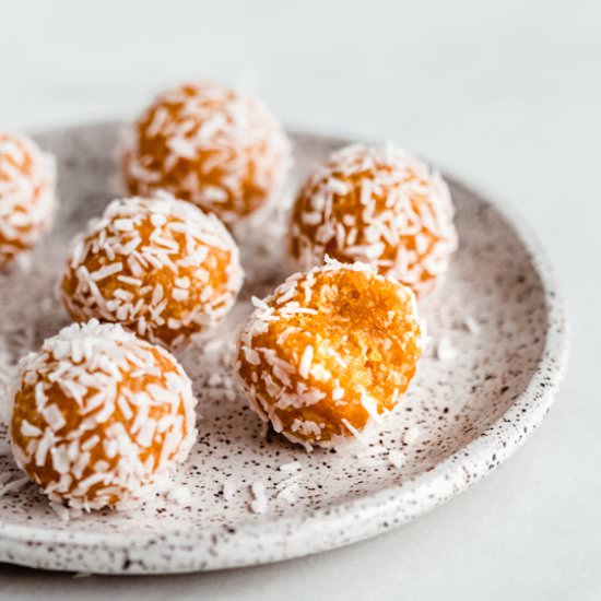 Coconut Apricot Energy Balls