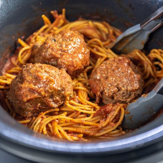 Slow Cooker Spaghetti & Meatballs