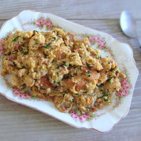 Migas with Portuguese chouriço