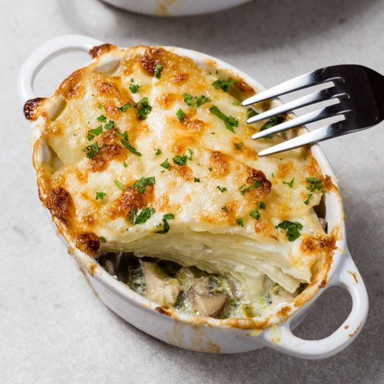 CHICKEN PIE WITH DAUPHINOISE POTATO