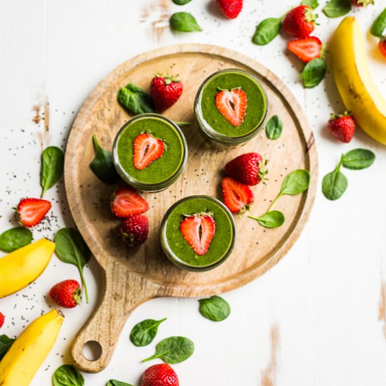 Strawberry Banana Green Smoothie