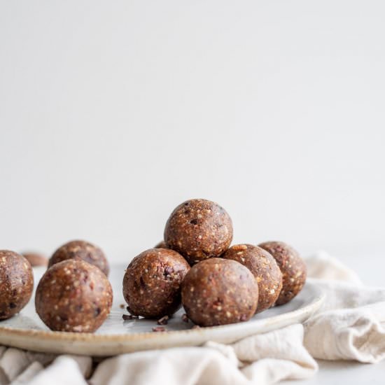 Hazelnut Energy Balls