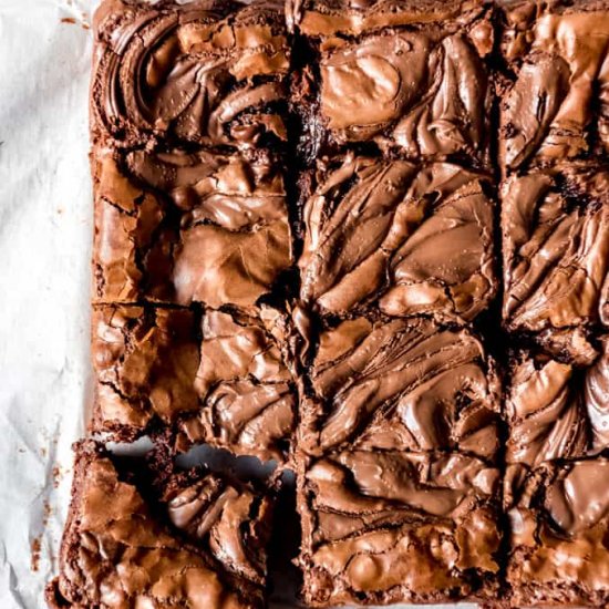 GOOEY SWIRLED NUTELLA BROWNIES