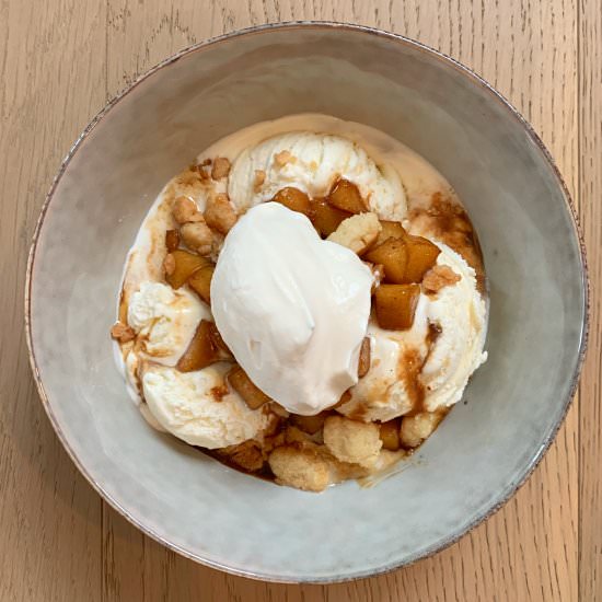 Caramel Apple Pie Sundae