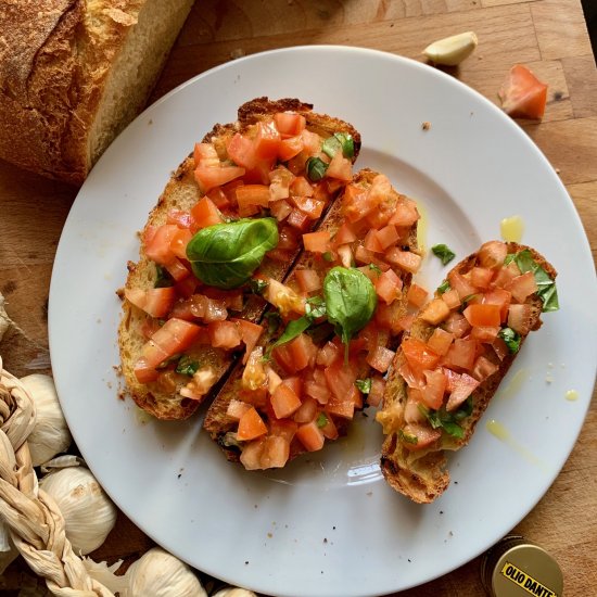 Classic Tomatoes Bruschetta