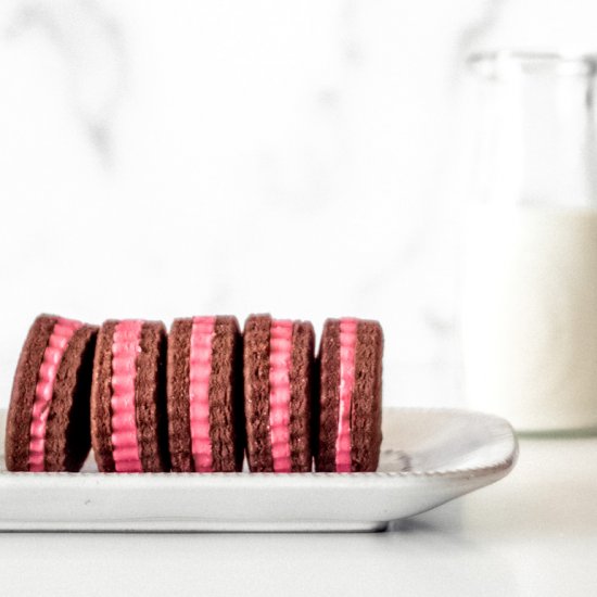 Gluten-Free Strawberry Oreos