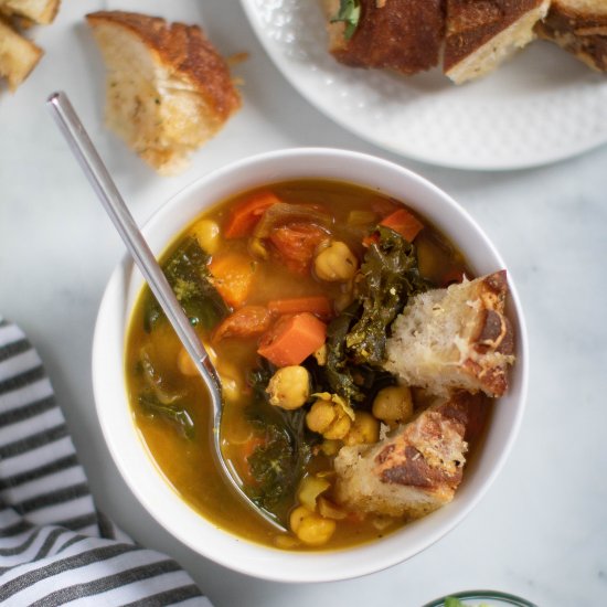 VEGAN TUSCAN KALE CHICKPEA SOUP