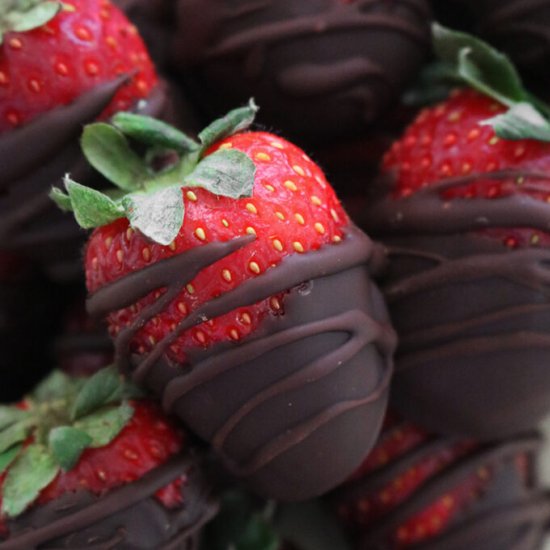 Vegan Chocolate Dipped Strawberries