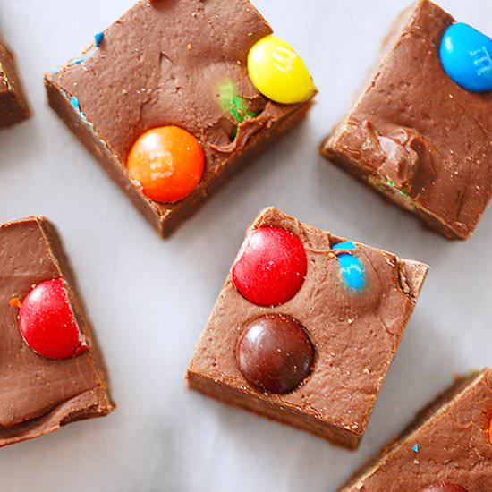 Easy M&M fudge (3 ingredients!)