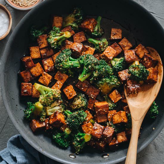 Tofu and Broccoli Stir Fry