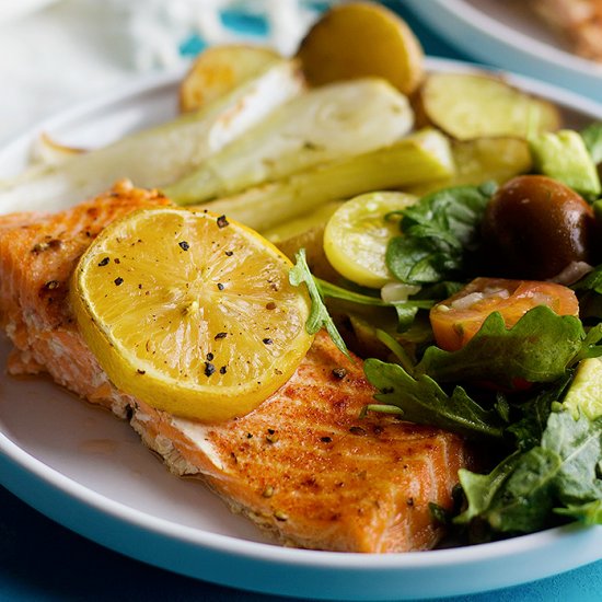 Baked Salmon Fillet with Lemon