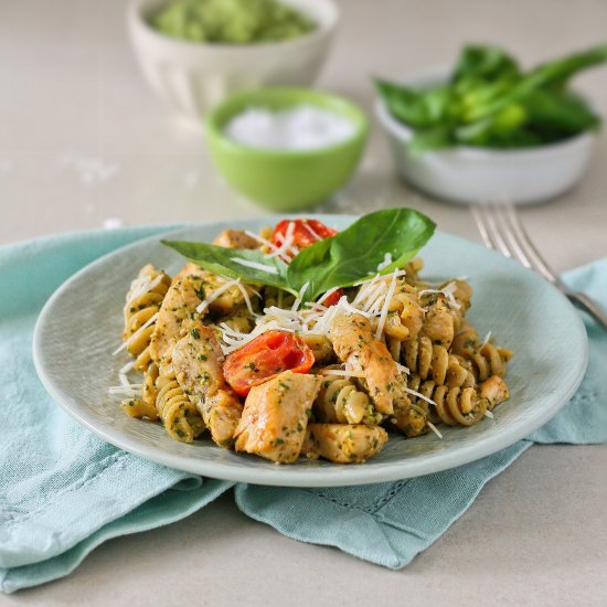 Creamy chicken pesto pasta