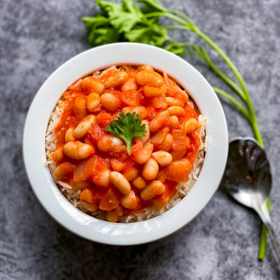 Fasoolia Baytha (White Bean Stew)