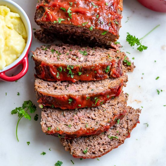 EASY HOMEMADE MEATLOAF