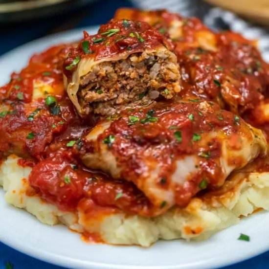 Slow Cooker Stuffed Cabbage Rolls