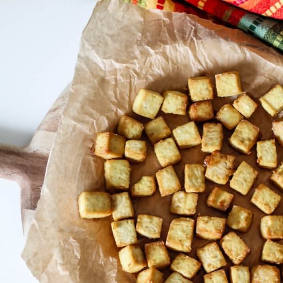 Crispy Baked Tofu (5 Ingredients)