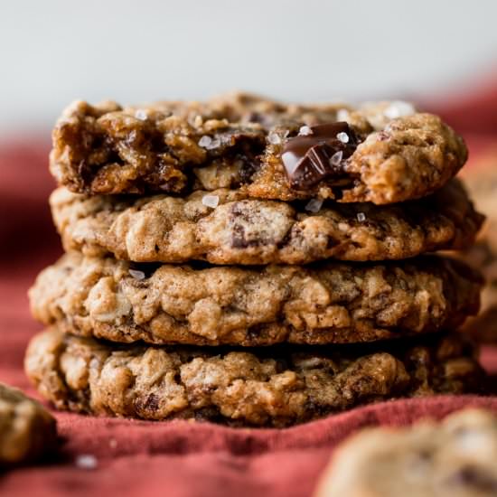 Dark Chocolate Chunk Oatmeal Cookie