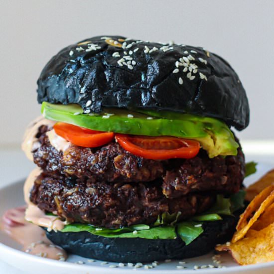 MUSHROOM & BLACK BEANS VEGGIE BURGE