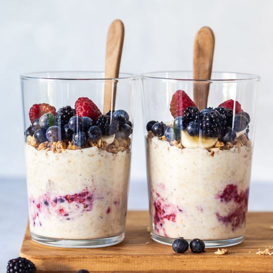 Yogurt & Berry Vegan Overnight Oats