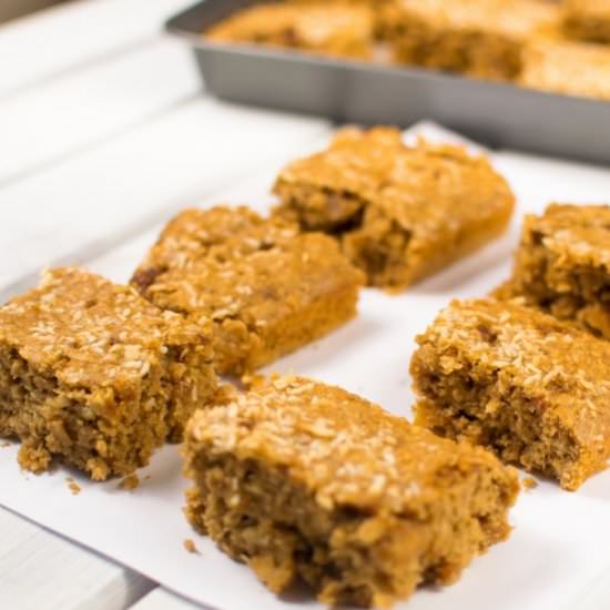 Banana Apple and Oatmeal Traybake