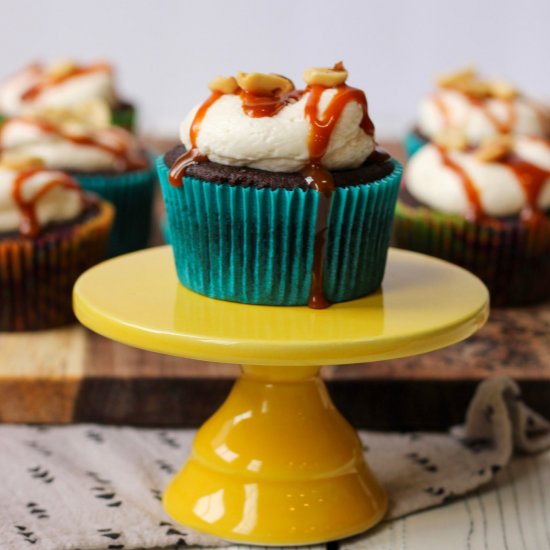 Snickers Cupcakes