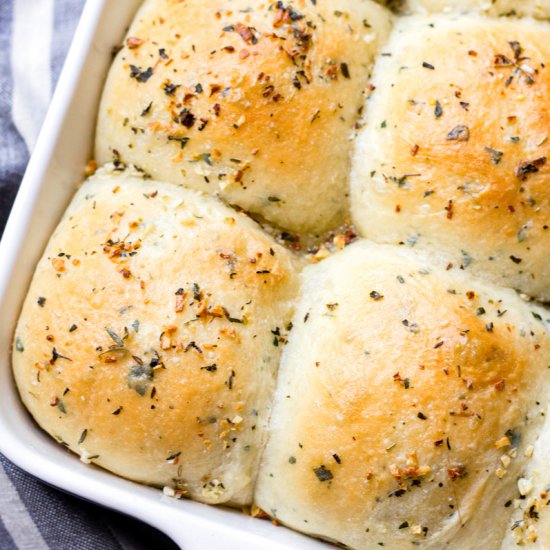 Garlic Herb Dinner Rolls