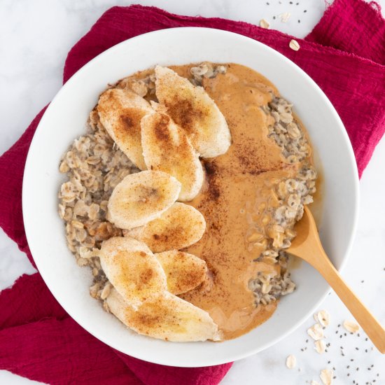 Banana Peanut Butter Chia Oatmeal