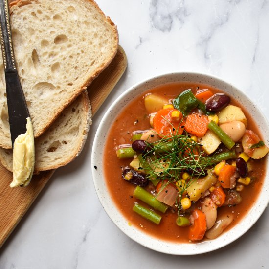 Slow Cooker Vegetable bean Soup