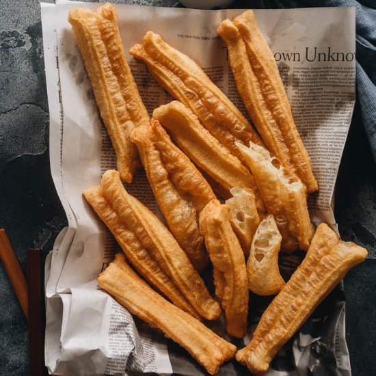 You Tiao (Chinese Donuts) 油条