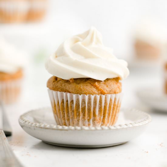 Healthy Mini Carrot Cake Cupcakes