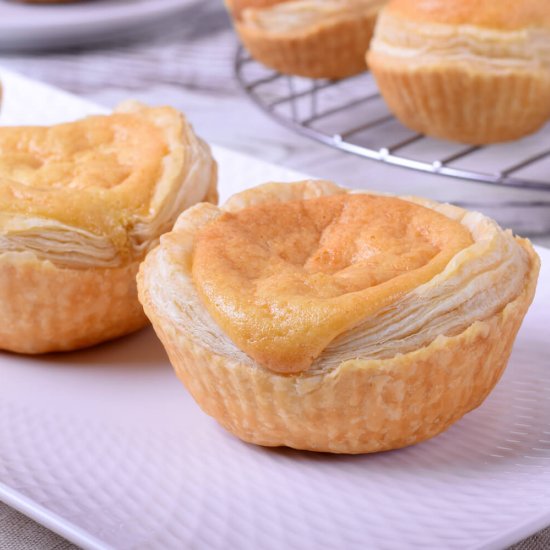 Portuguese Vanilla Cream Puff Cakes