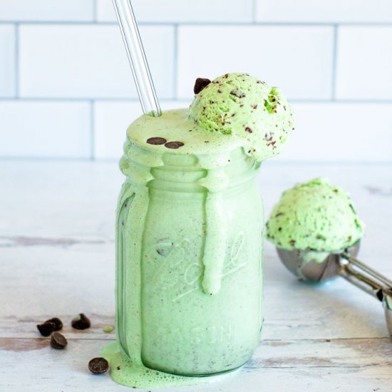 BOOZY SHAMROCK SHAKE