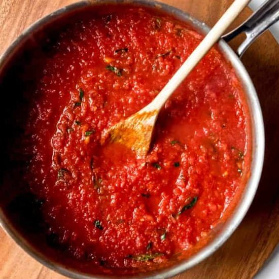 CLASSIC HOMEMADE MARINARA SAUCE