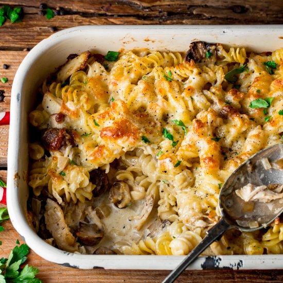 Creamy Chicken Alfredo Pasta Bake