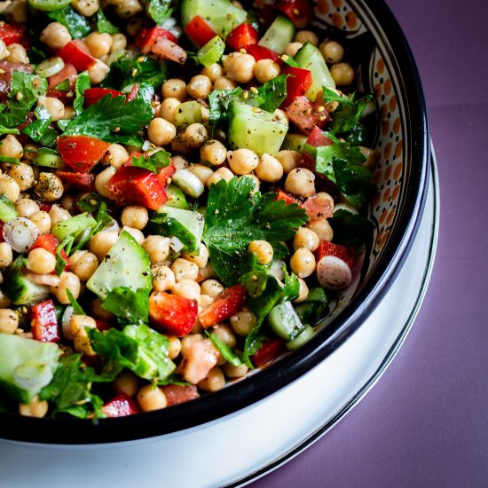 Chickpea Salad with Za’atar dressin