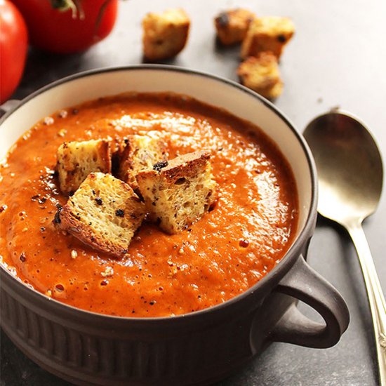 Roasted tomato and red pepper soup