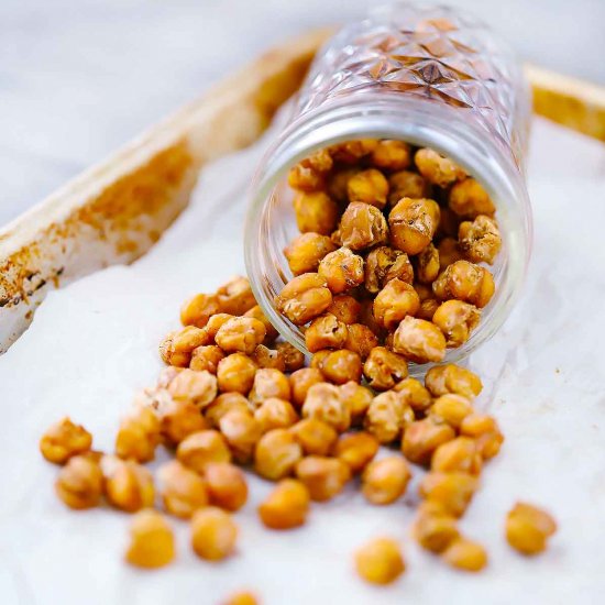 Spicy Crispy Roasted Chickpeas