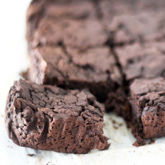 Fudgy vegan black bean brownies