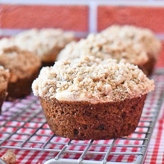 BANANA CREAM CHEESE SWIRL MUFFINS