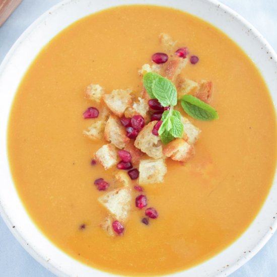 Vegan Pumpkin Curry Soup