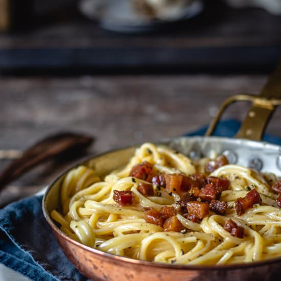 Carbonara with egg sauce