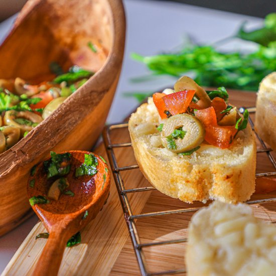 OLIVES AND GARLIC BRUSCHETTA BITES