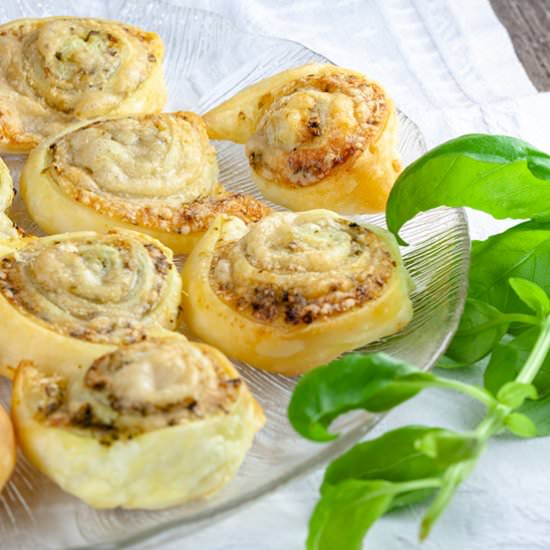 Puff pastry rolls w/ pesto & cheese