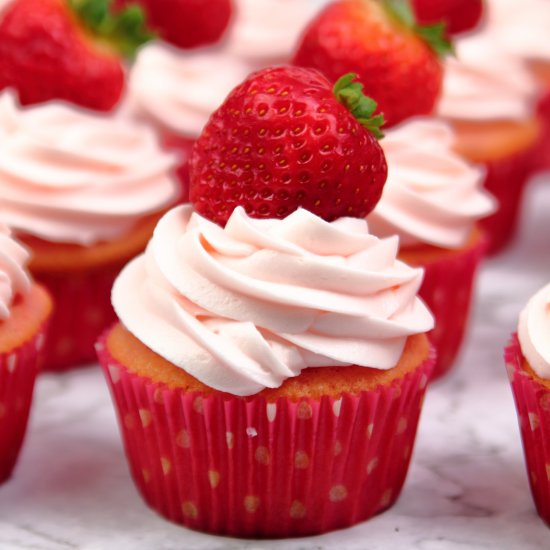 Strawberries and Cream Cupcakes