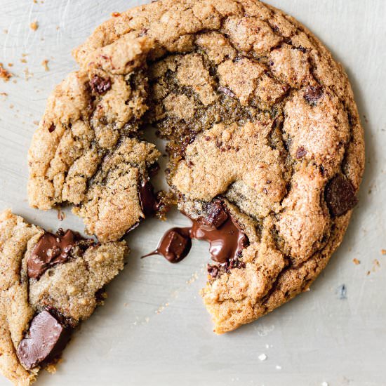 Soft & Chewy Chocolate Chip Cookies