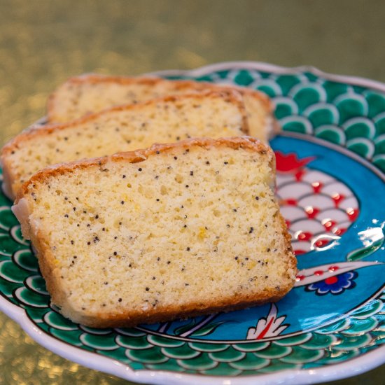 Lemon and Poppy Seed Cake