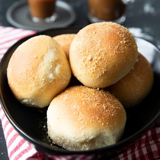 Filipino Bread Rolls (Pandesal)