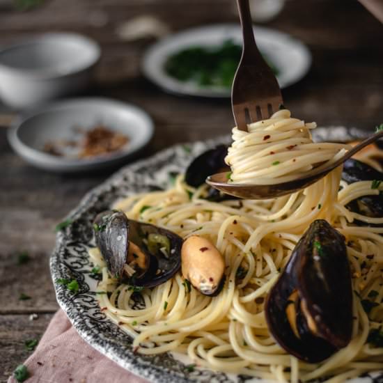 Pasta with steamed mussels