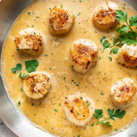 creamy lemon garlic scallops