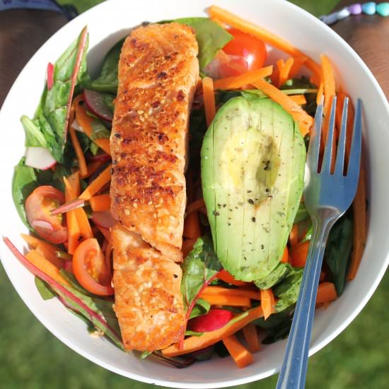 Fresh Salmon Salad with Avocado